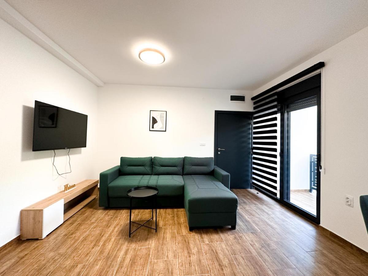 Kiko Apartmani Lux ズレニャニン エクステリア 写真
