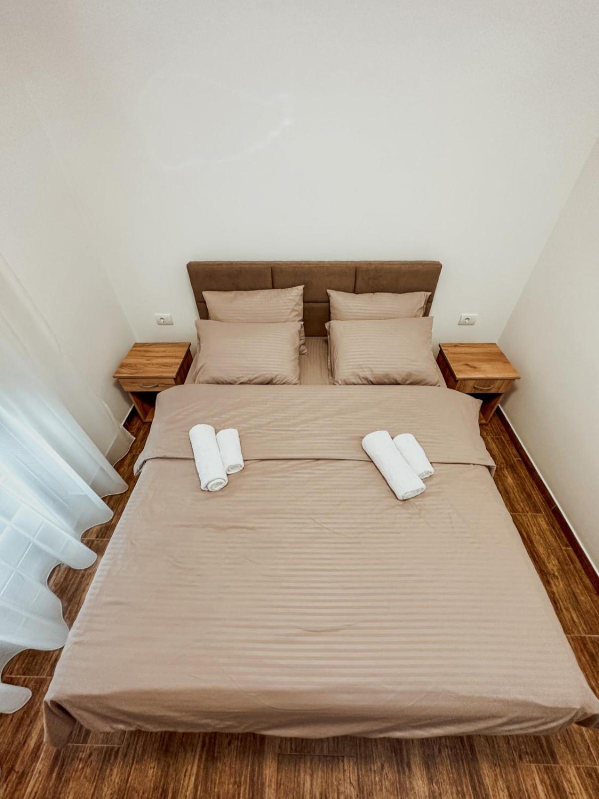 Kiko Apartmani Lux ズレニャニン エクステリア 写真